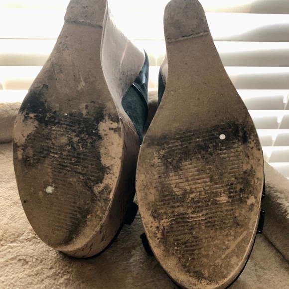 Black Wedges 7.5 - Picture 3 of 3